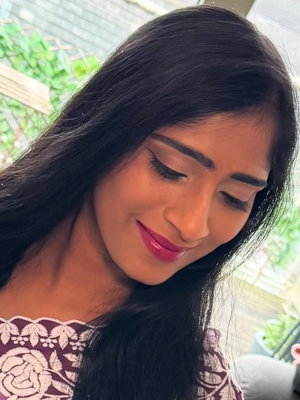 Natural glam with flawless skin, defined lashes and soft berry pink lip